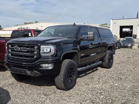 Used 2017 GMC Sierra 1500 SLT AWD/4WD image 1