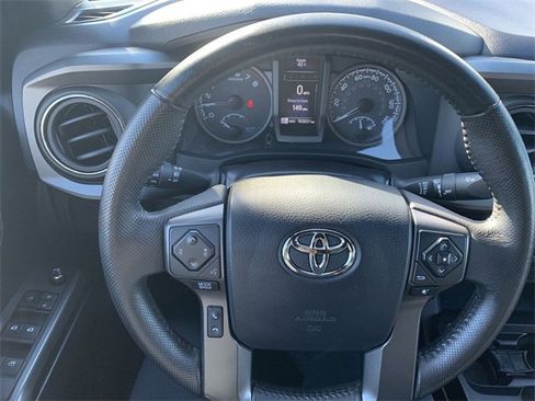 Certified 2016 Toyota Tacoma TRD Sport image 19