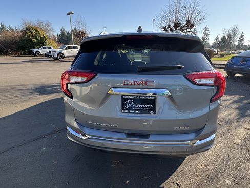 Used 2024 GMC Terrain Denali image 6