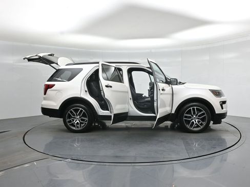 Used 2018 Ford Explorer Sport image 5