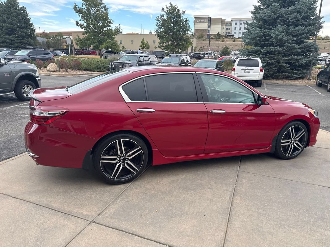 Used 2017 Honda Accord Sport image 7