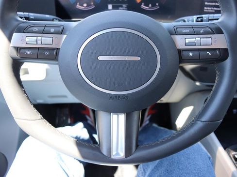 Used 2025 Hyundai Kona SEL AWD/4WD image 27