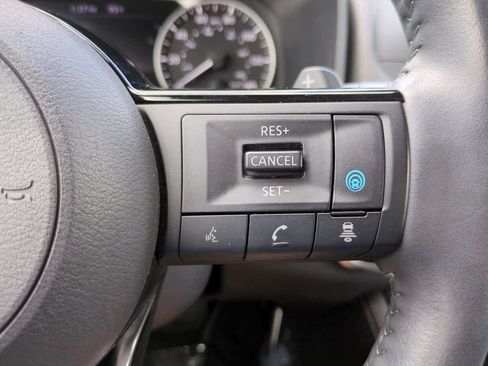Used 2022 Nissan Rogue SL FWD image 25