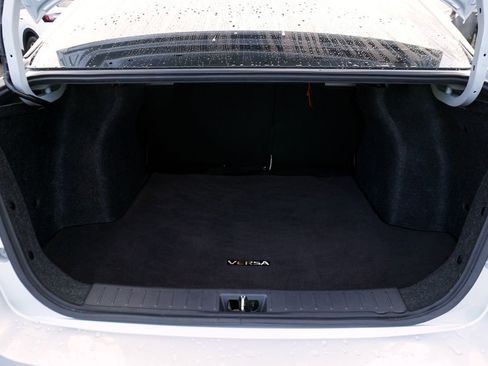 Used 2020 Nissan Versa SV image 10