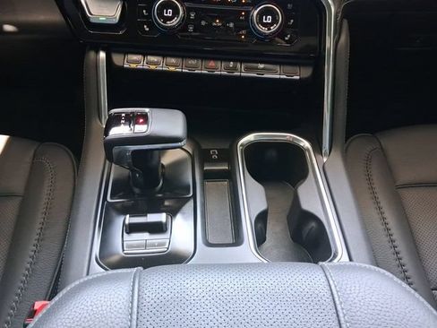 Used 2026 GMC Sierra 1500 Denali w/ Denali Reserve Package RWD image 6
