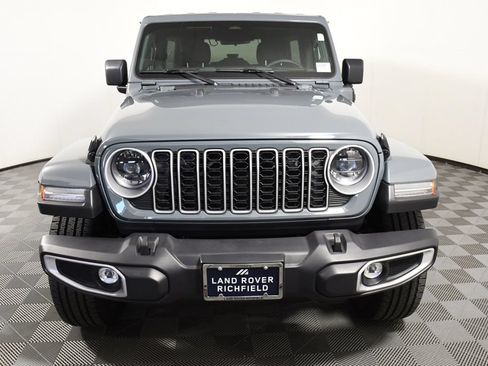 Used 2025 Jeep Wrangler Unlimited Sahara AWD/4WD image 10