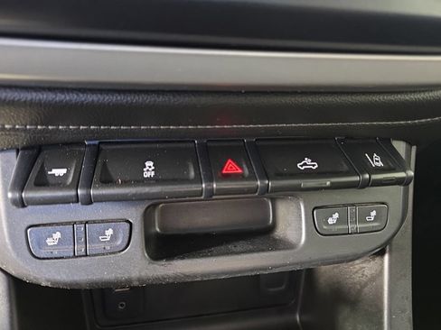 Used 2016 GMC Canyon SLT w/ Driver Alert Package AWD/4WD image 19