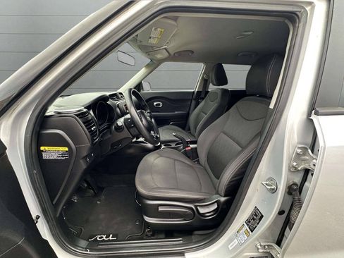 Used 2014 Kia Soul FWD image 11