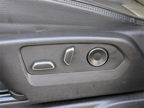 Used 2025 GMC Yukon Denali image 24