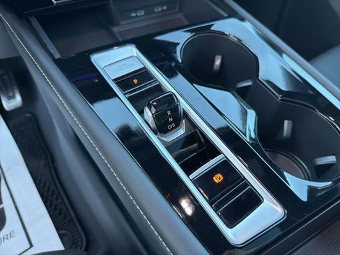 Used 2024 Volkswagen Atlas Cross Sport SEL R-Line image 30