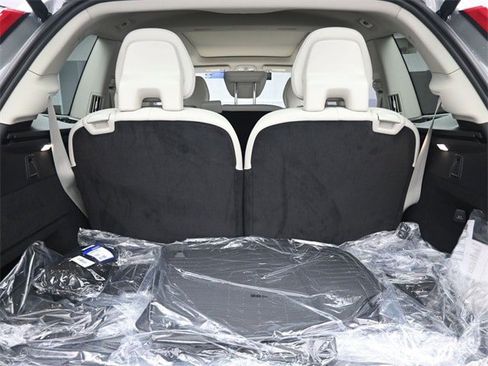 New 2025 Volvo XC90 B5 Plus w/ Protection Package Premier image 31