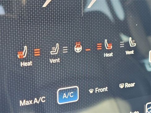 Used 2024 RAM 2500 Limited image 23