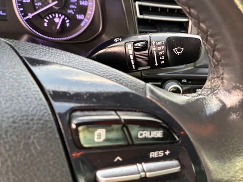 Used 2020 Hyundai Elantra Limited FWD image 28