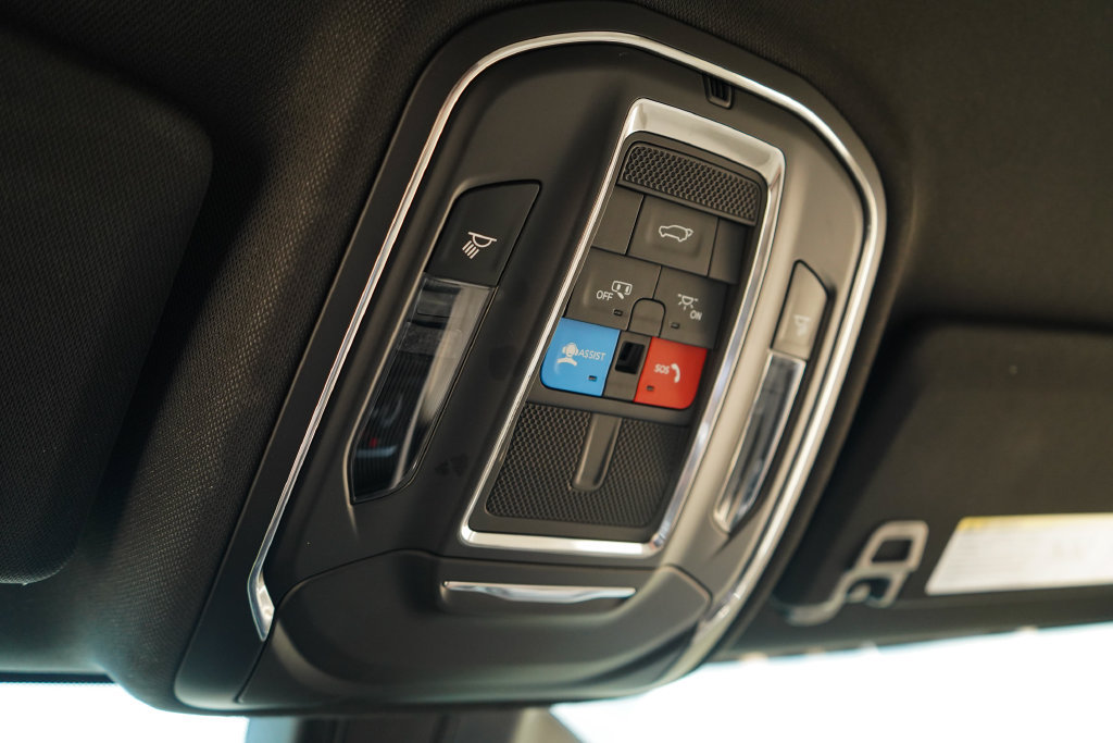 Used 2025 Jeep Grand Cherokee Limited AWD/4WD image 12