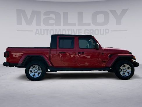 Used 2022 Jeep Gladiator Sport image 6