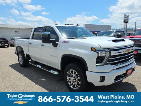 New 2026 Chevrolet Silverado 2500 LT w/ Z71 Chrome Sport Edition AWD/4WD image 2