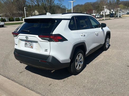 Used 2021 Toyota RAV4 LE image 3