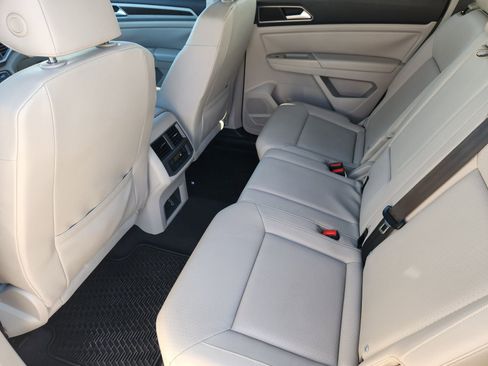 Used 2019 Volkswagen Atlas SE w/ Towing Package image 32