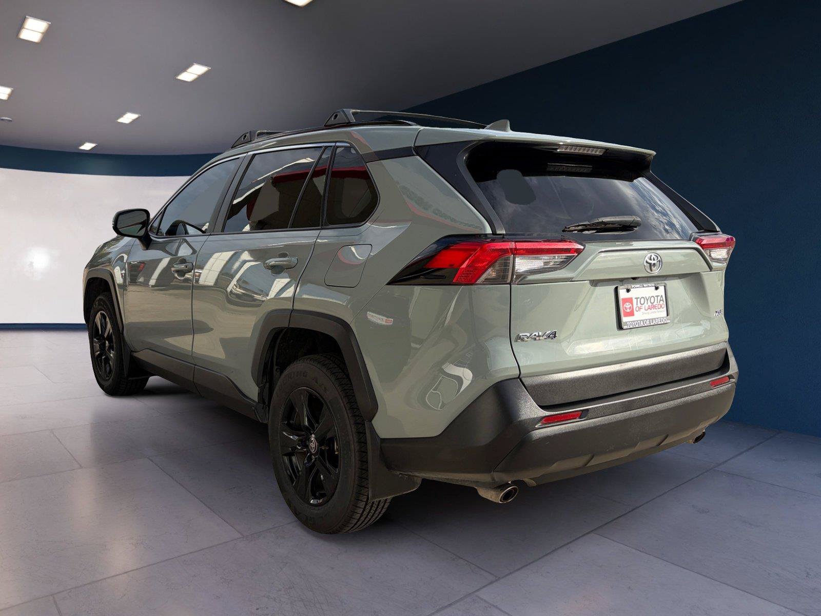 Used 2021 Toyota RAV4 XLE FWD image 3