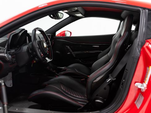 Used 2015 Ferrari 458 Speciale Coupe RWD image 31