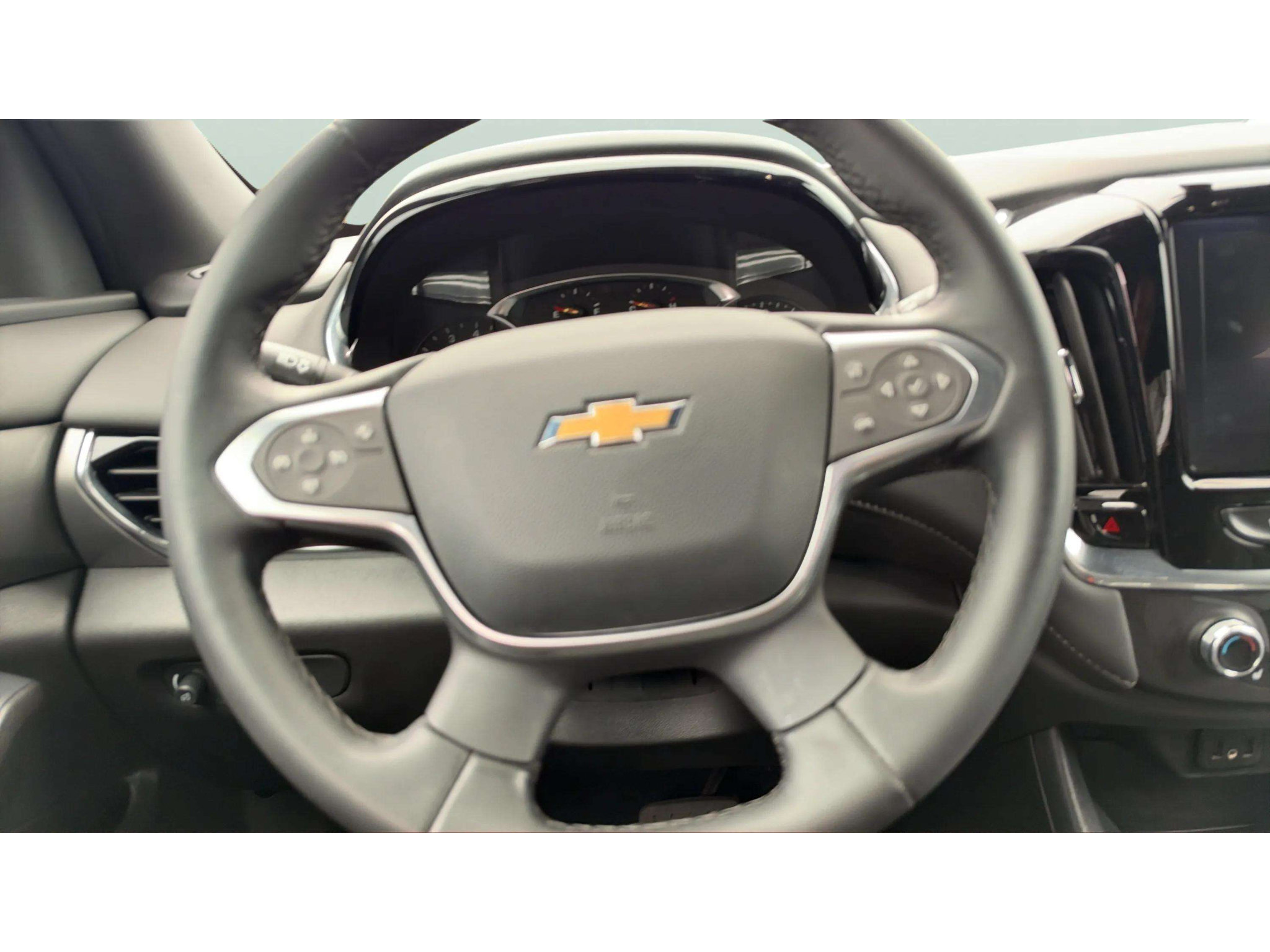 Used 2023 Chevrolet Traverse LT AWD/4WD image 16