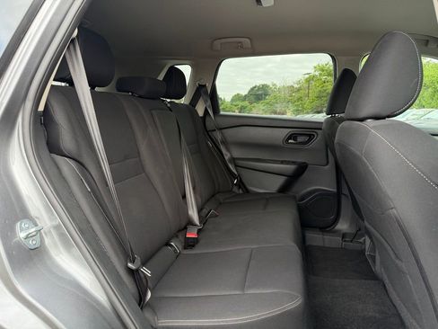 Used 2024 Nissan Rogue S FWD image 28