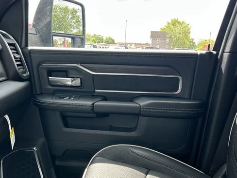New 2026 RAM 2500 Laramie AWD/4WD image 38