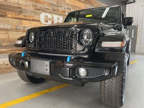 Used 2024 Jeep Wrangler High Altitude AWD/4WD image 12
