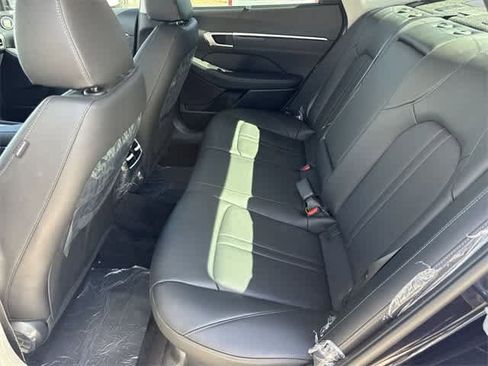 New 2025 Hyundai Sonata Limited image 17