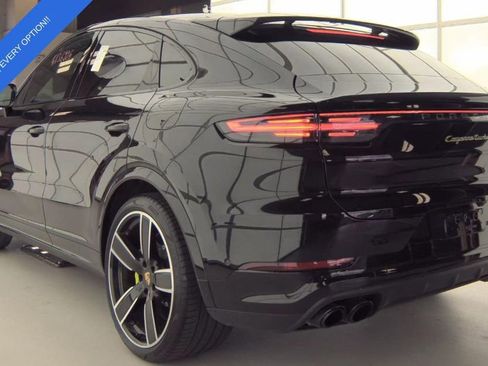 Used 2023 Porsche Cayenne Turbo S w/ Premium Package Plus (PI3) image 6