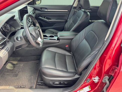 Used 2023 Nissan Altima 2.5 SR w/ SR Premium Package image 5