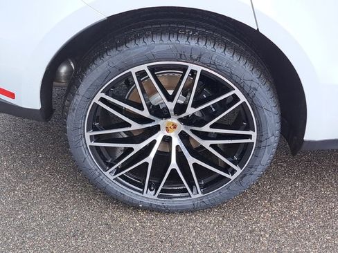 New 2026 Porsche Macan image 12