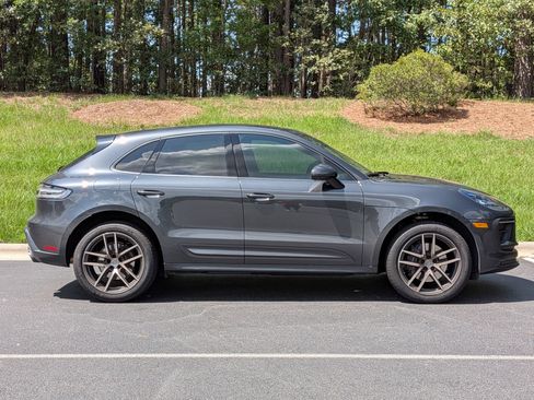 Certified 2026 Porsche Macan AWD/4WD image 25