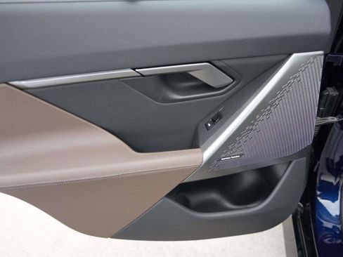 Used 2025 BMW i5 xDrive40 w/ Executive Package image 9