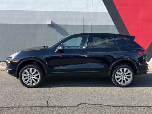 Used 2017 Porsche Cayenne S AWD/4WD image 2