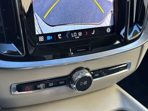 Used 2025 Volvo V60 B5 Cross Country Ultra w/ Protection Package Premier image 24