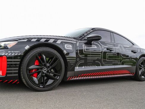 Used 2023 Audi RS e-tron GT image 6