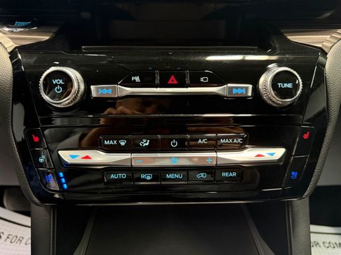 Used 2023 Ford Explorer Limited image 55