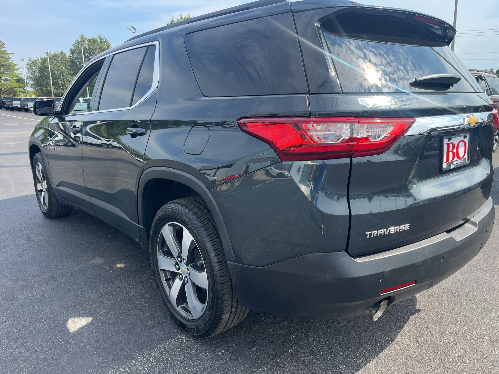 Used 2019 Chevrolet Traverse LT w/ LT Premium Package FWD image 6