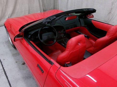 Used 1995 Chevrolet Corvette Convertible RWD image 11