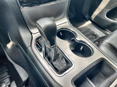 Used 2019 Jeep Grand Cherokee Limited RWD image 15