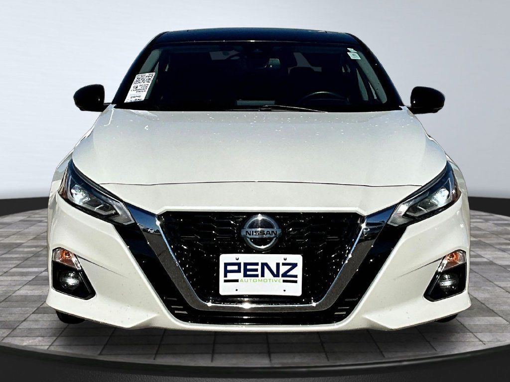 Used 2020 Nissan Altima 2.5 Platinum AWD/4WD image 2