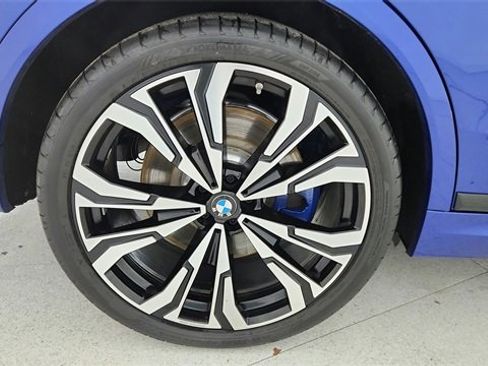 Used 2025 BMW X7 M60i image 93