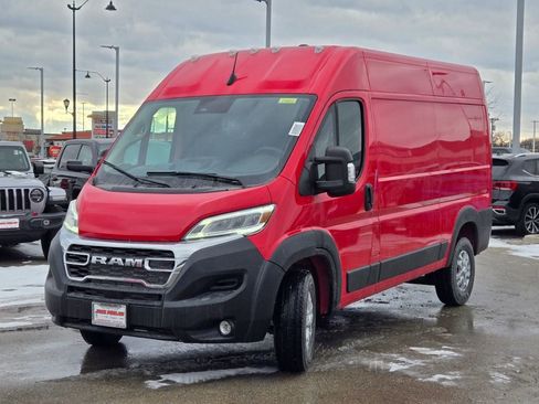 New 2025 RAM ProMaster 1500 w/ Quick Order Package 22G SLT image 3