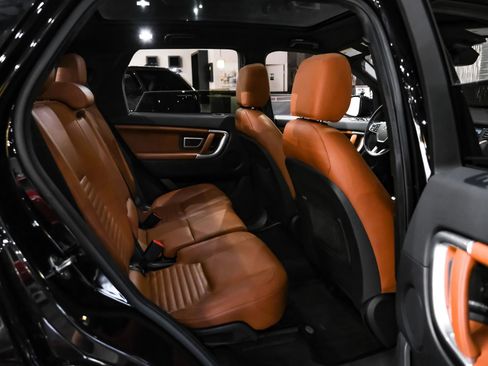 Used 2017 Land Rover Discovery Sport HSE Luxury image 34