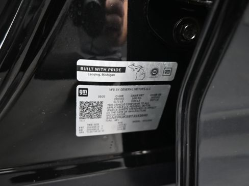 Certified 2026 Chevrolet Traverse LT FWD image 12