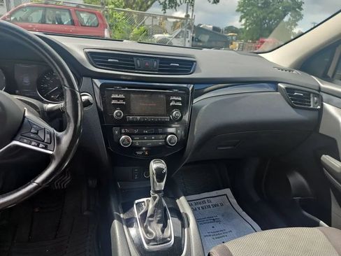 Used 2018 Nissan Rogue Sport SV w/ SV All-Weather Package AWD/4WD image 18