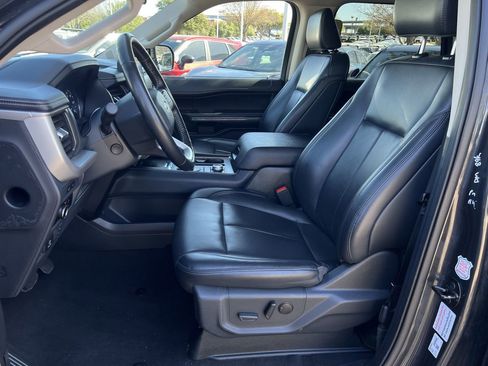 Used 2024 Ford Expedition Max XLT image 24