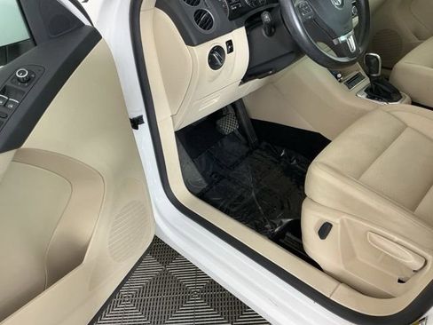Used 2012 Volkswagen Tiguan S image 14