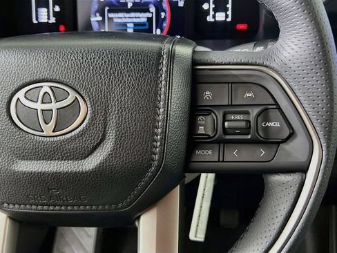 New 2026 Toyota 4Runner SR5 AWD/4WD image 17